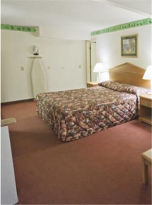 Americas Best Value Inn - Manchester Room photo